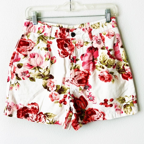 URBAN OUTFITTERS LAURA ASHLEY EXCLUSIVE CARRIE FLORAL HIGH RISE SHORTS U… - Picture 2 of 16